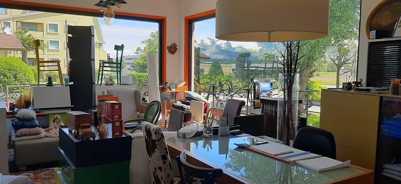 Locale in vendita a Prata